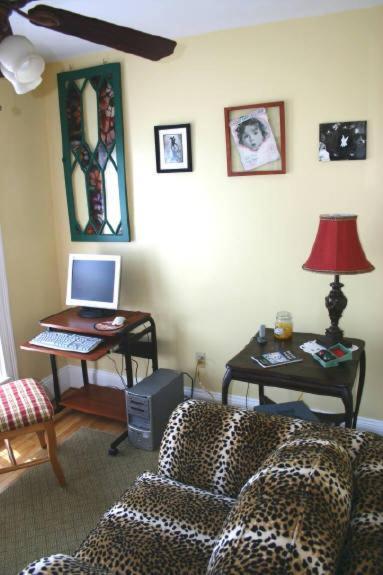 The Young House Bed And Breakfast Millinocket Экстерьер фото