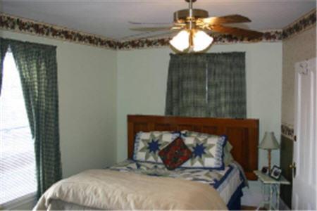 The Young House Bed And Breakfast Millinocket Номер фото