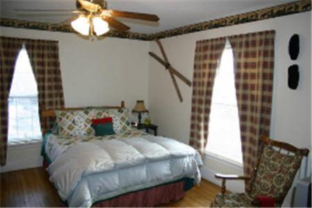The Young House Bed And Breakfast Millinocket Номер фото